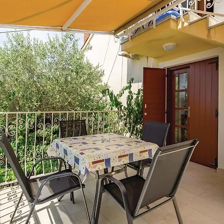 One-bedroom In Barbat Apartman *